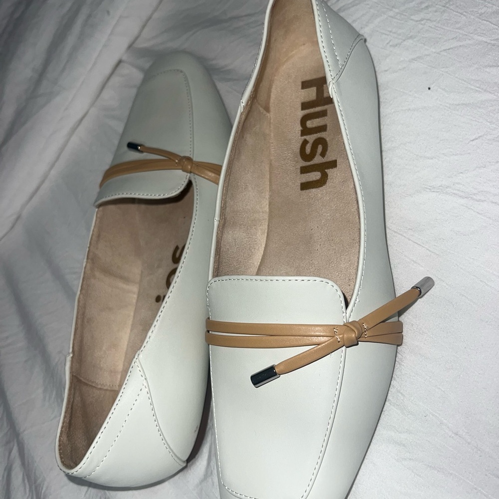 Hush Puppies Cream Tan Loafers Minimalist Design